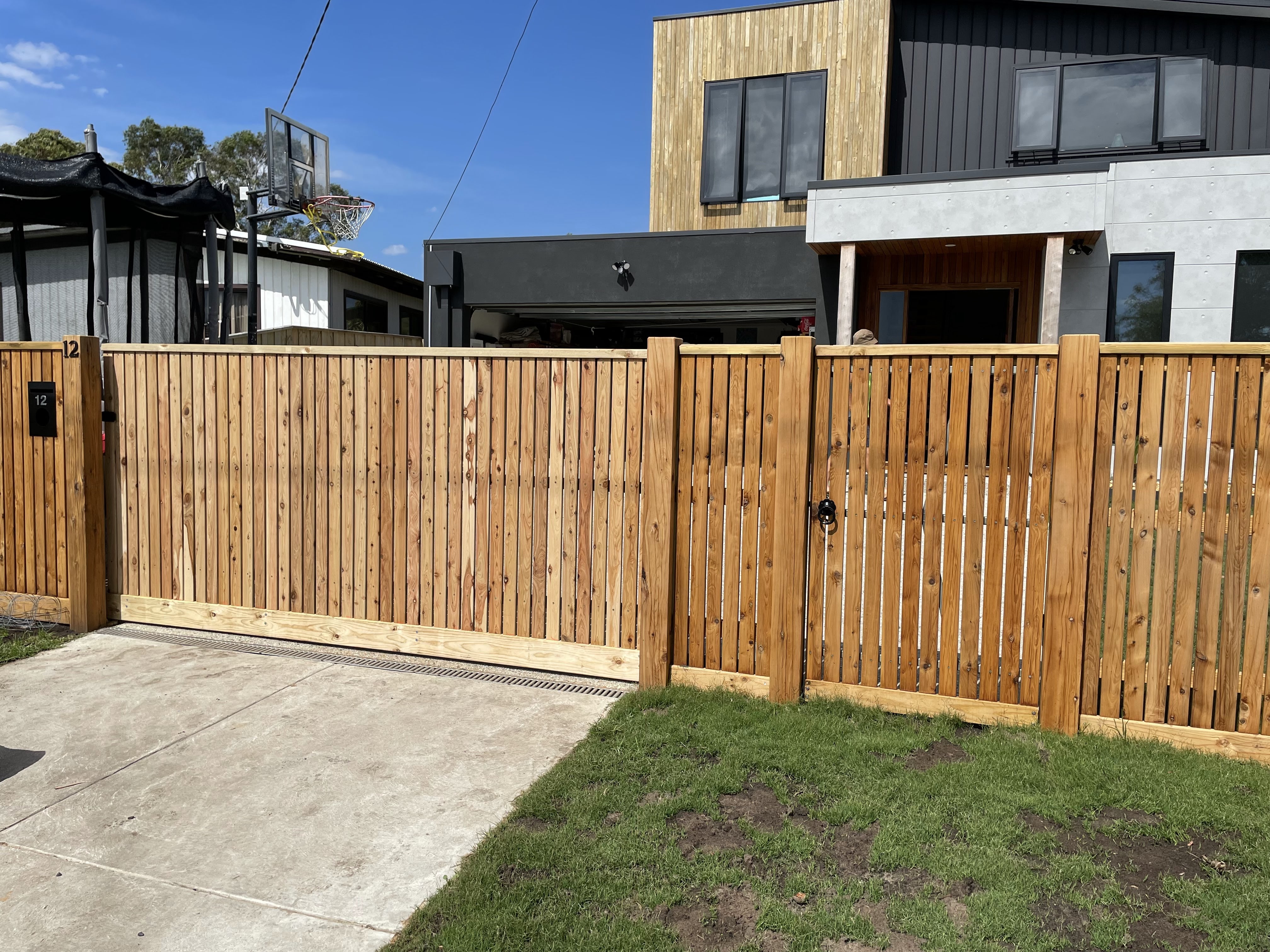 Premium fencing installation